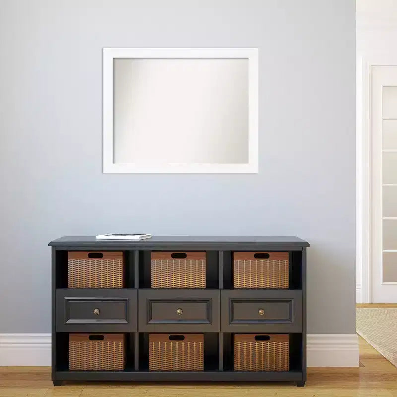 Specchio da parete stretto bianco da mobile 31" x 25" senza cornice bisellata