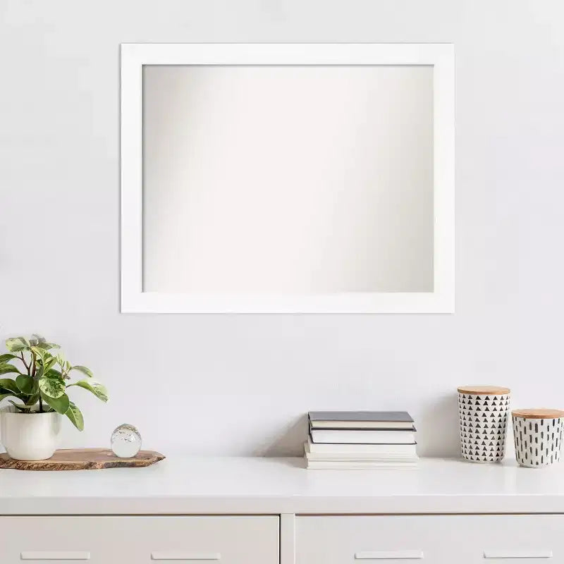 Specchio da parete stretto bianco da mobile 31" x 25" senza cornice bisellata