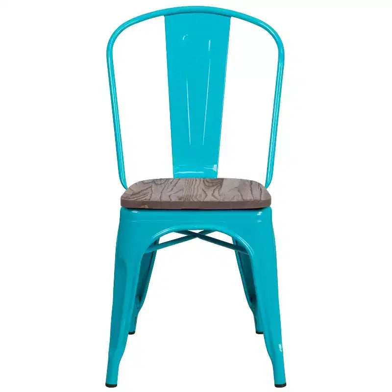 Sedia impilabile in metallo con sedile in legno