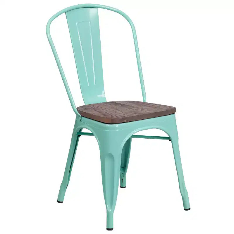 Sedia impilabile in metallo con sedile in legno
