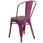 Sedia impilabile in metallo con sedile in legno
