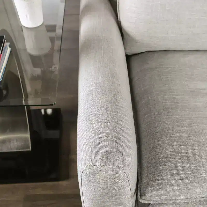 HOMES: Inside + Out Divano Gubera 82" Mid-Century in Tessuto Misto Lino Cotone con Cuscini in Misto Piuma